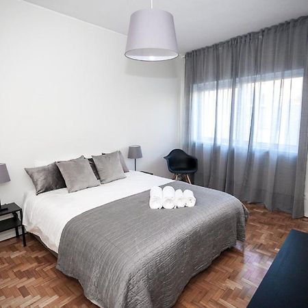 Downtown 3 Bedroom With Balcony - Quiet Street - Family Friendly - Groups ポルト エクステリア 写真