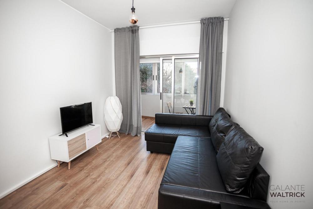 Downtown 3 Bedroom With Balcony - Quiet Street - Family Friendly - Groups ポルト エクステリア 写真
