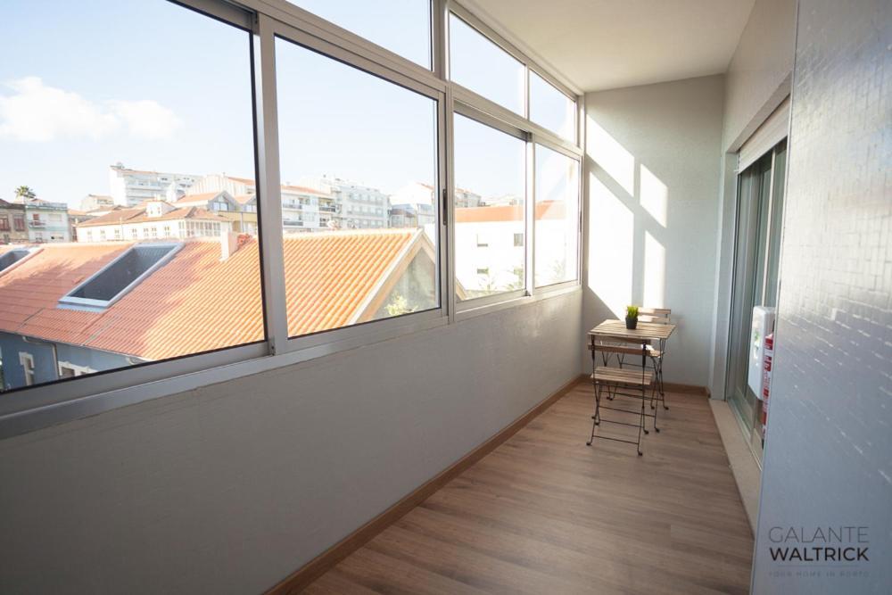 Downtown 3 Bedroom With Balcony - Quiet Street - Family Friendly - Groups ポルト エクステリア 写真