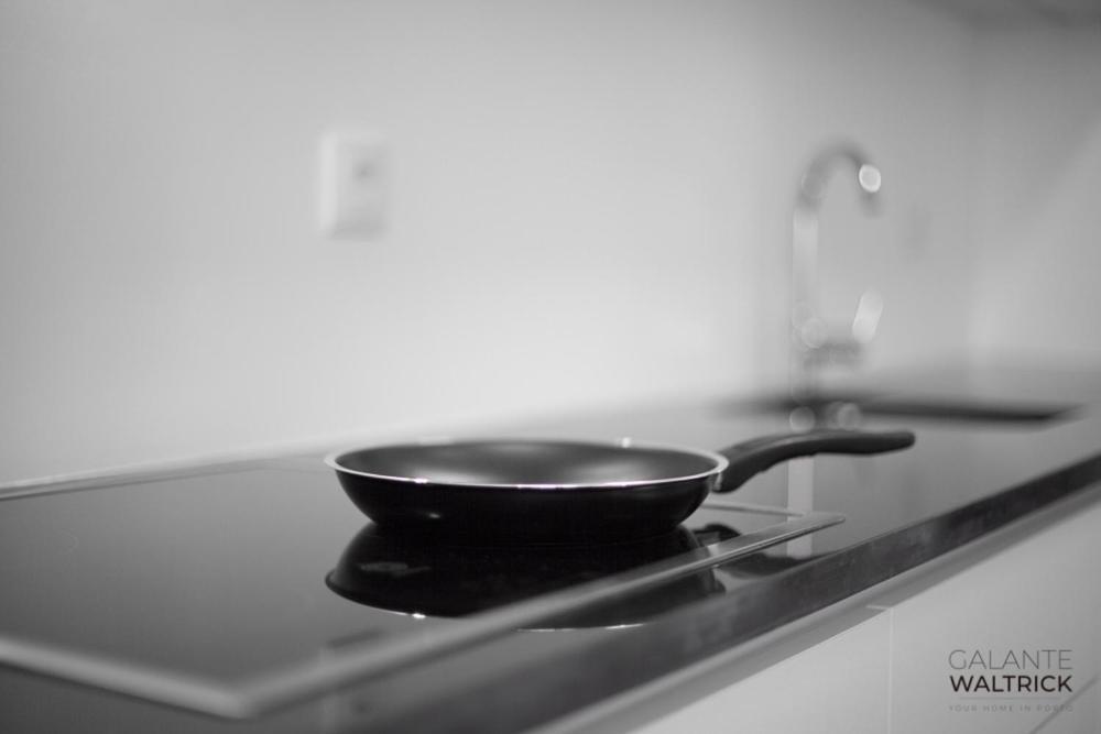 Downtown 3 Bedroom With Balcony - Quiet Street - Family Friendly - Groups ポルト エクステリア 写真