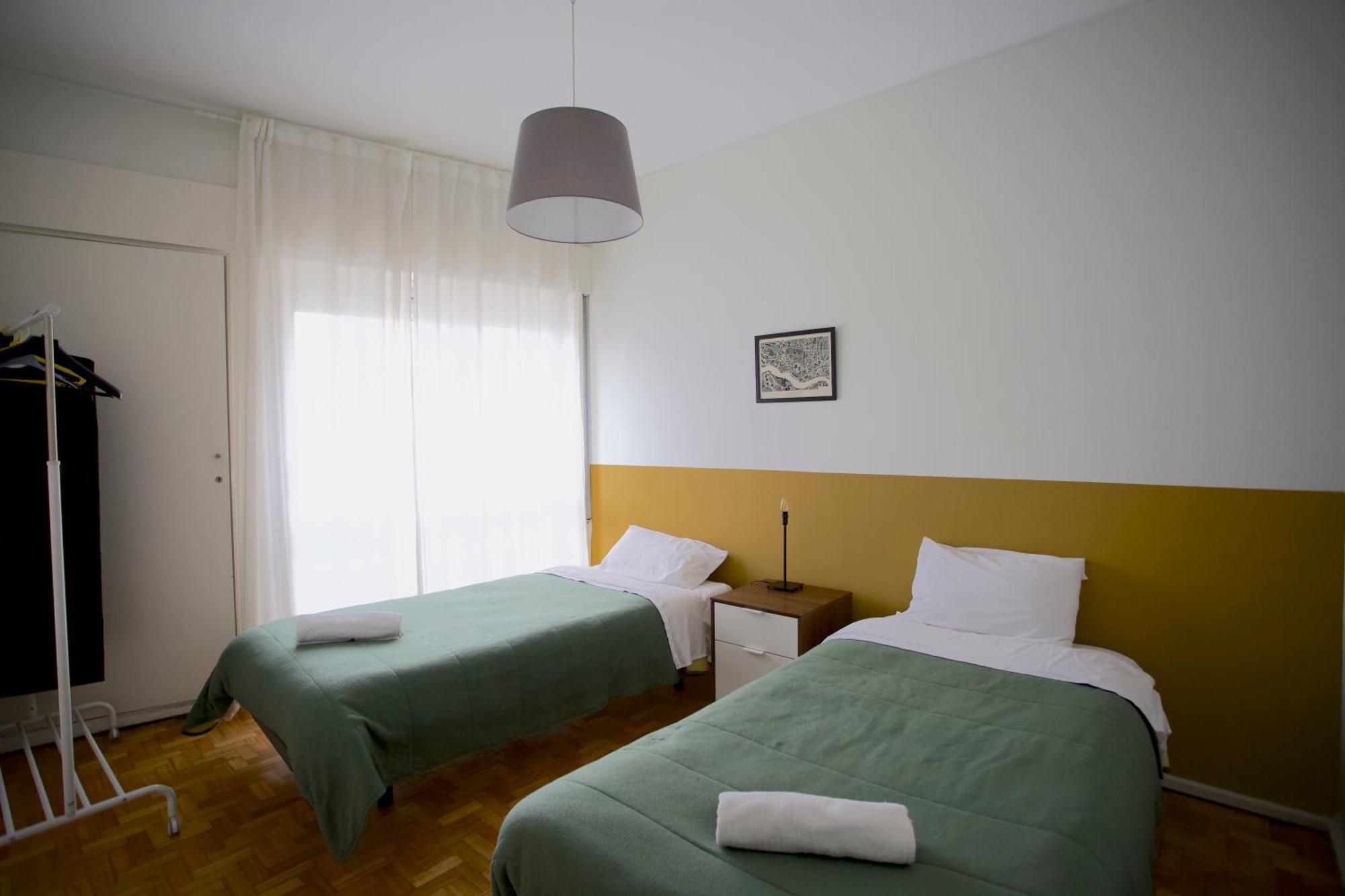 Downtown 3 Bedroom With Balcony - Quiet Street - Family Friendly - Groups ポルト エクステリア 写真