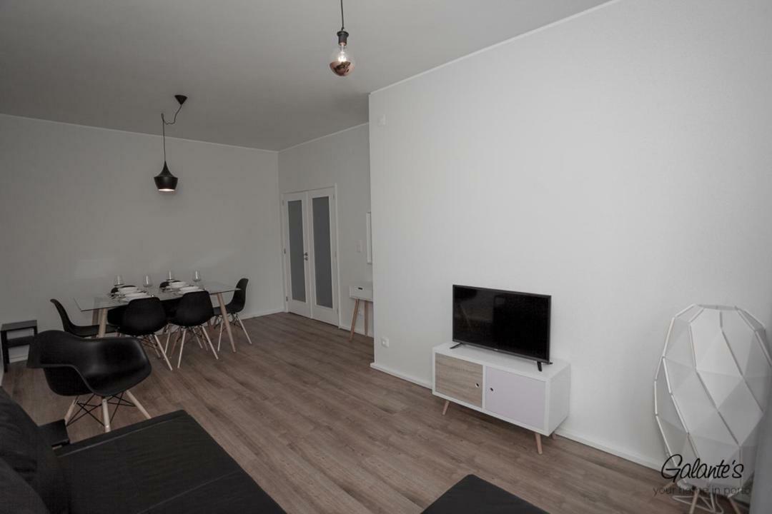Downtown 3 Bedroom With Balcony - Quiet Street - Family Friendly - Groups ポルト エクステリア 写真