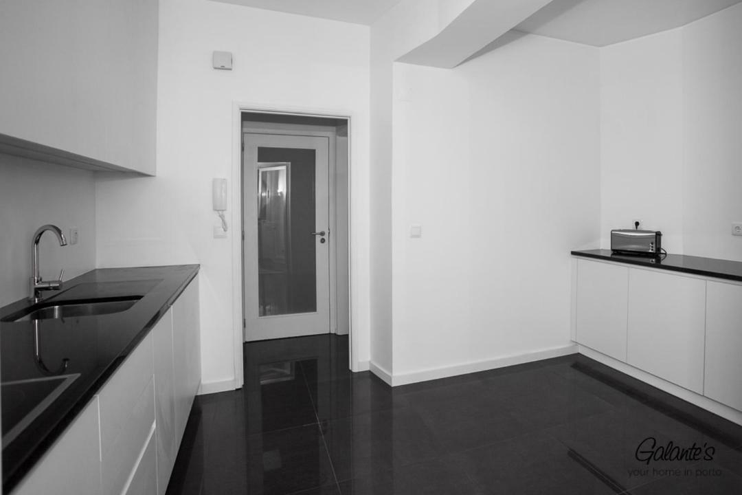 Downtown 3 Bedroom With Balcony - Quiet Street - Family Friendly - Groups ポルト エクステリア 写真